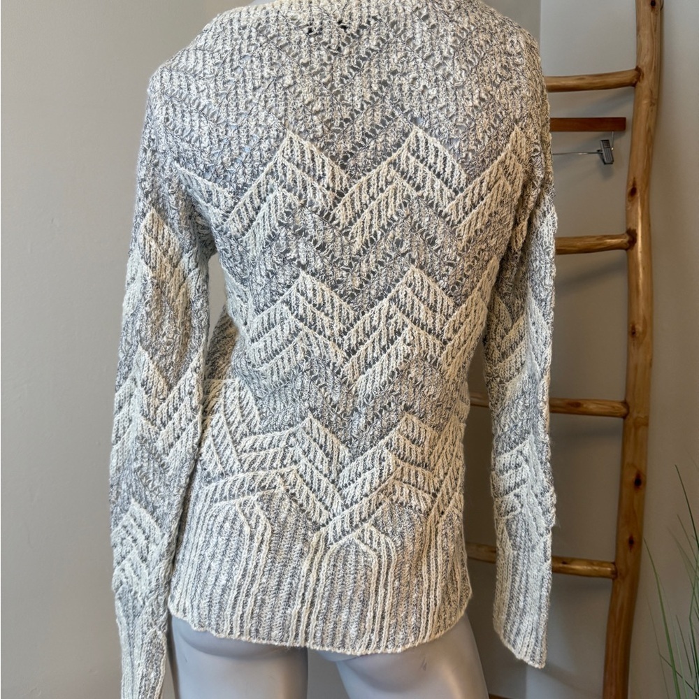LUCKY BRAND Womens Metallic Silver Chevron Stripe Open Knit Sweater Size Small - Picture 4 of 7